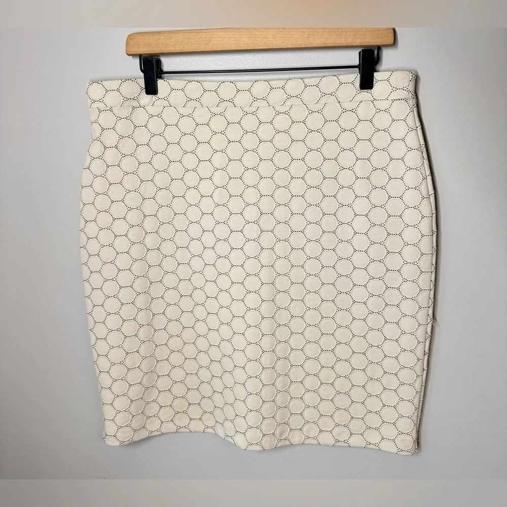 Leota Tabitha Stretch Cream Pencil Geometric Mini Skirt Sz PXL - Picture 1 of 9